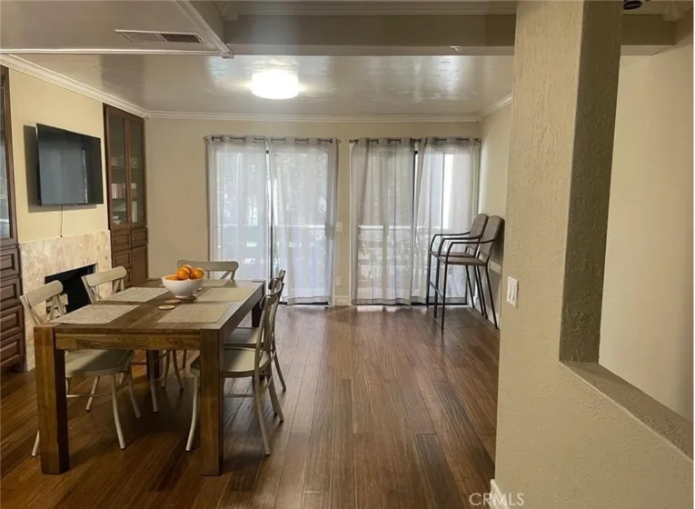 404 Brighton Springs photo 3