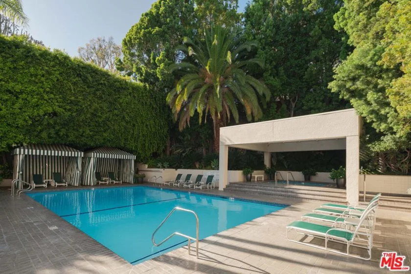 1131 Alta Loma Road #428 photo 5