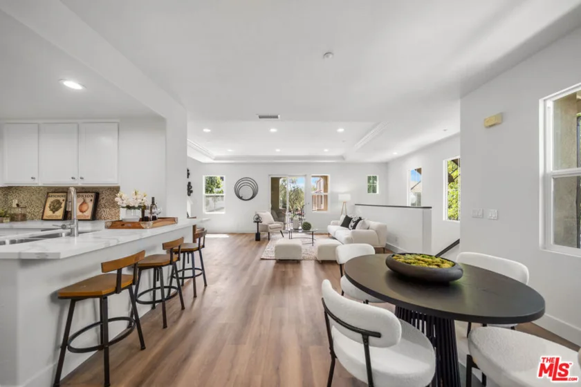 270 Lockford photo 7
