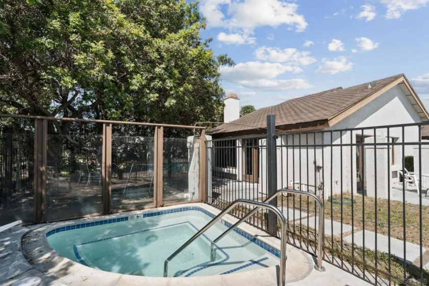 1687 Melrose Avenue #D photo 19