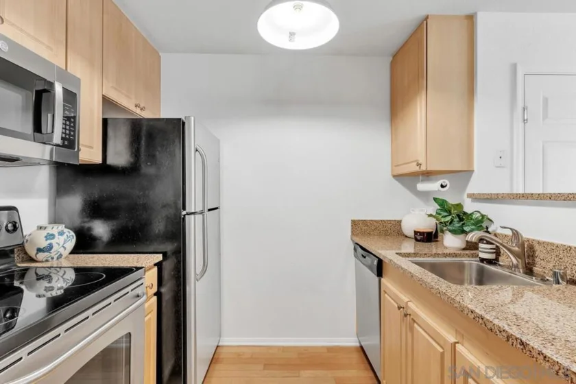 1970 Columbia Street #301 photo 6