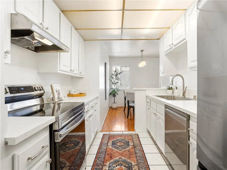 5412 Lindley Avenue #108 photo 12
