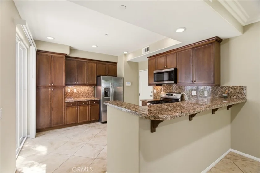 15247 Cambridge Street photo 11