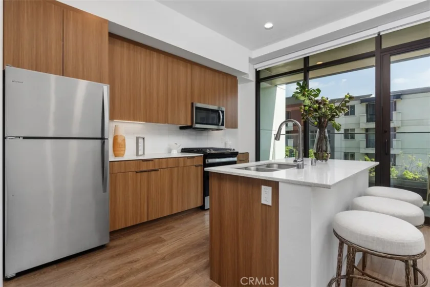 709 E Walnut Street #315 photo 13