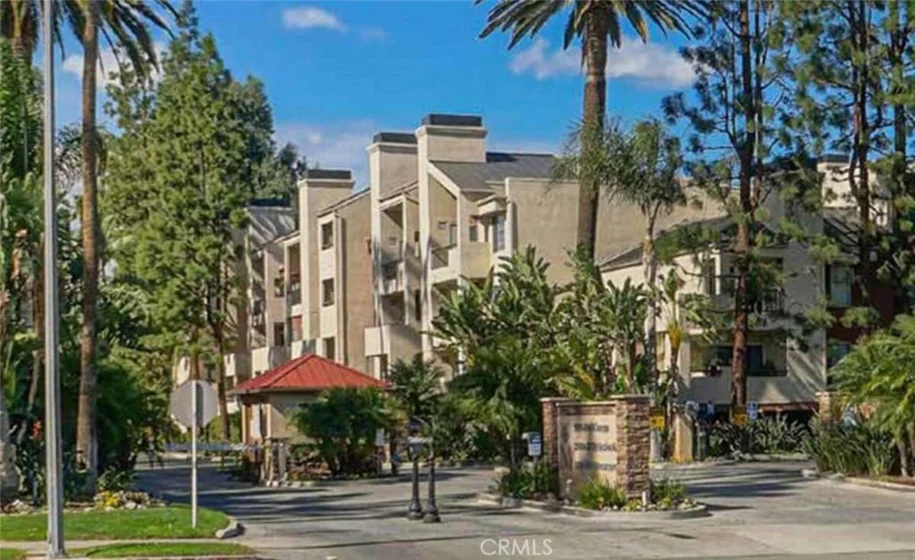 5515 Canoga Avenue #105 photo 36