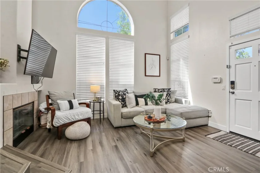 1071 S Volterra photo 7
