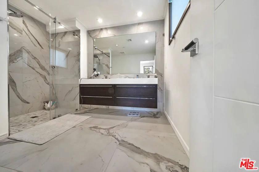 132 N Swall Drive #301 photo 15