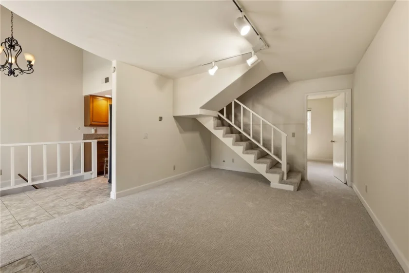 23821 Hillhurst #38 photo 7