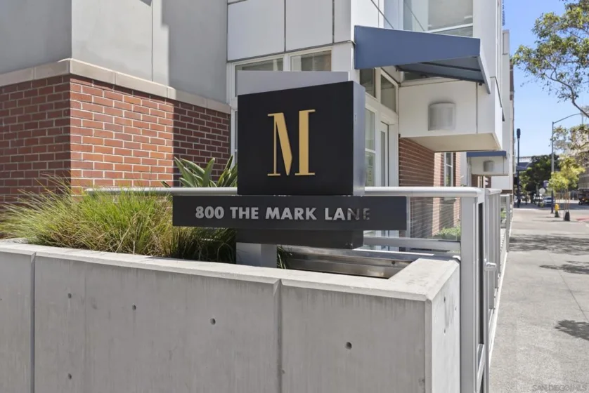 800 The Mark #1209 photo 30