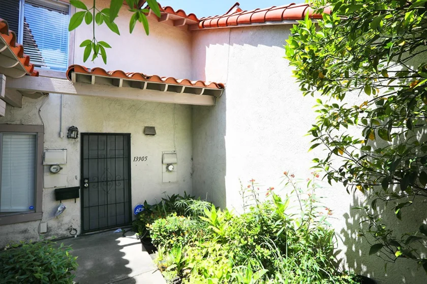 13905 Magnolia Street photo 1