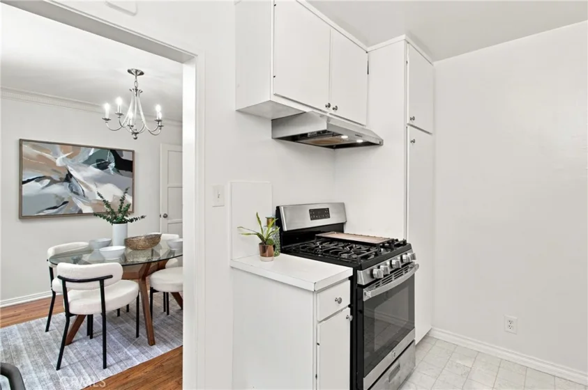 15034 Dickens Street #4 photo 10