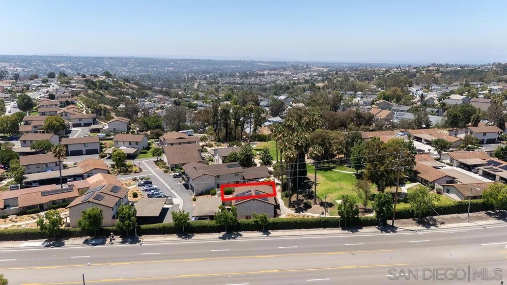 8166 Paradise Valley Court photo 4