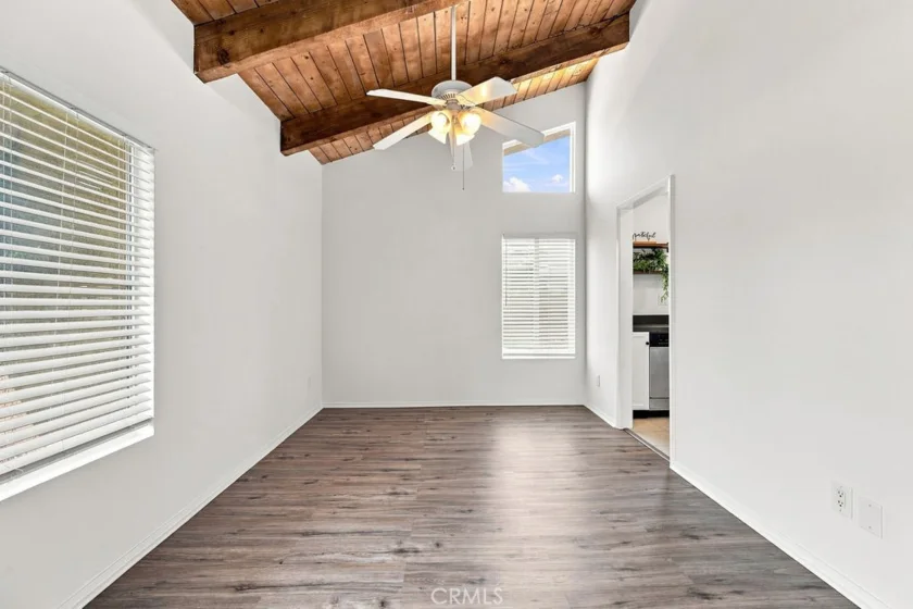 18350 Hatteras #211 photo 6