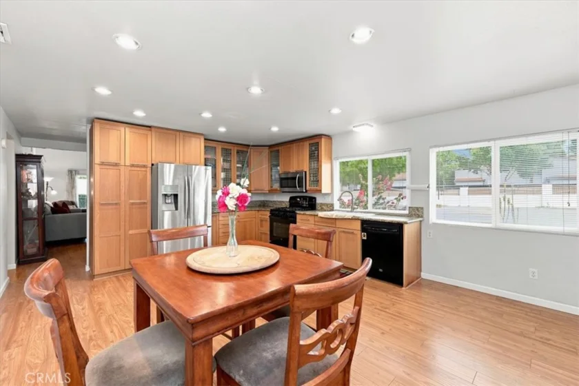 1304 Camelot Drive photo 18