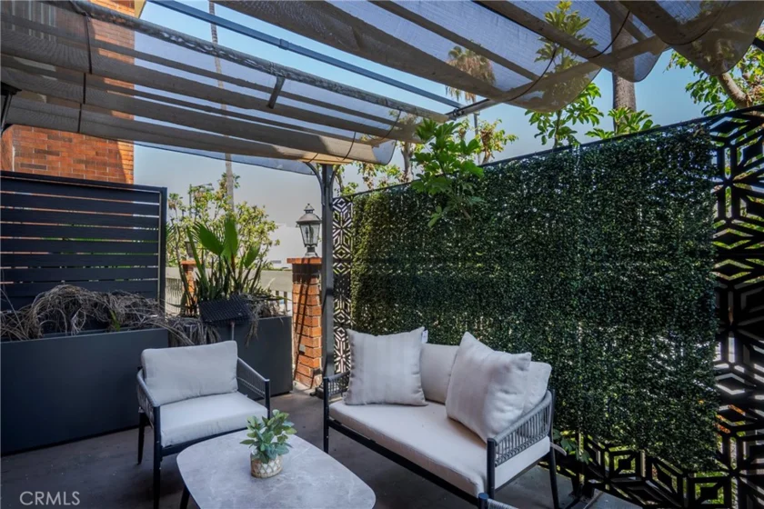 4444 Wilshire #102 photo 16