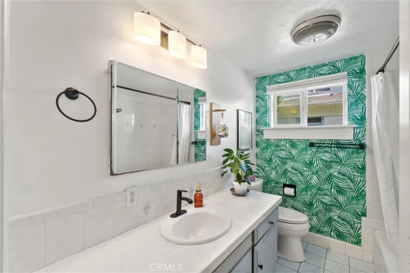 401 W 5th Street #1A photo 6