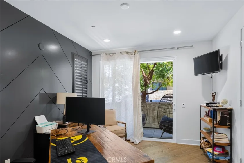 1687 Grand View photo 21