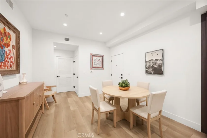 150 S Oak Knoll Avenue #104 photo 6