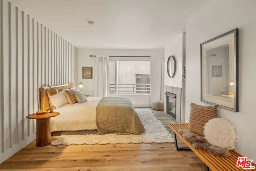 1160 Granville Avenue #104 photo 16