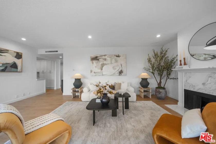 4477 Wilshire Boulevard #308 photo 1