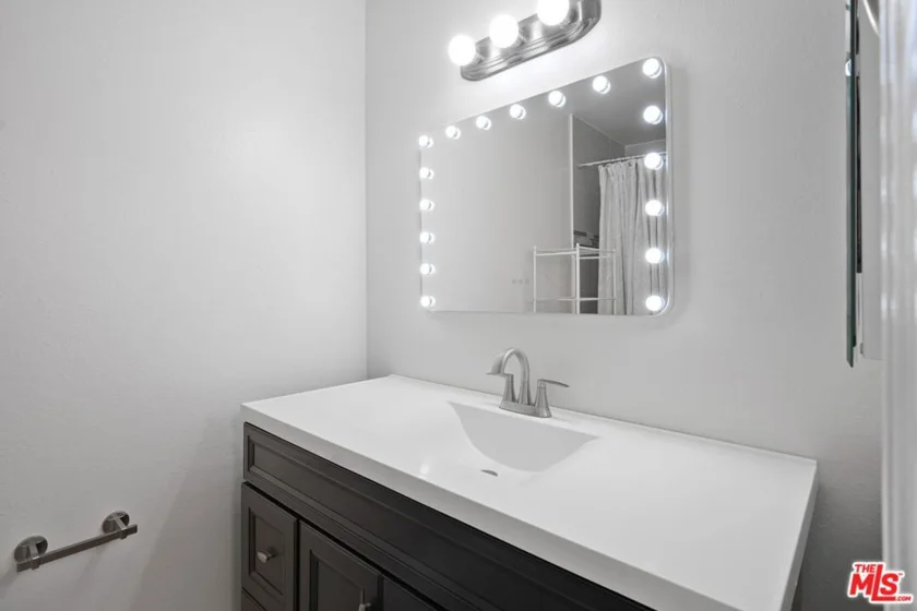 1230 Horn Avenue #200 photo 10