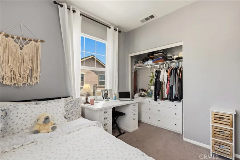 2 Sheridan photo 25