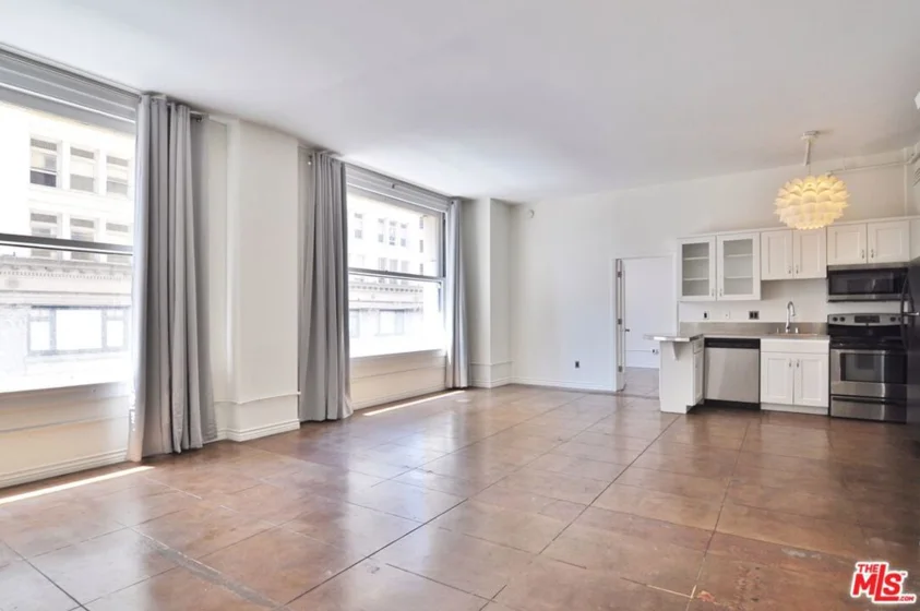 215 W 7th Street #307 photo 1