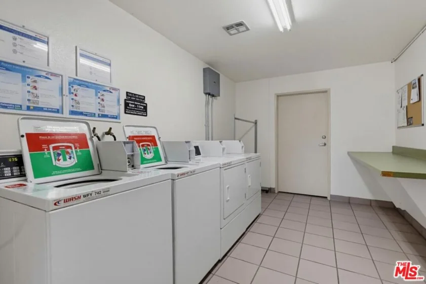 1140 E Ocean Boulevard #220 photo 37
