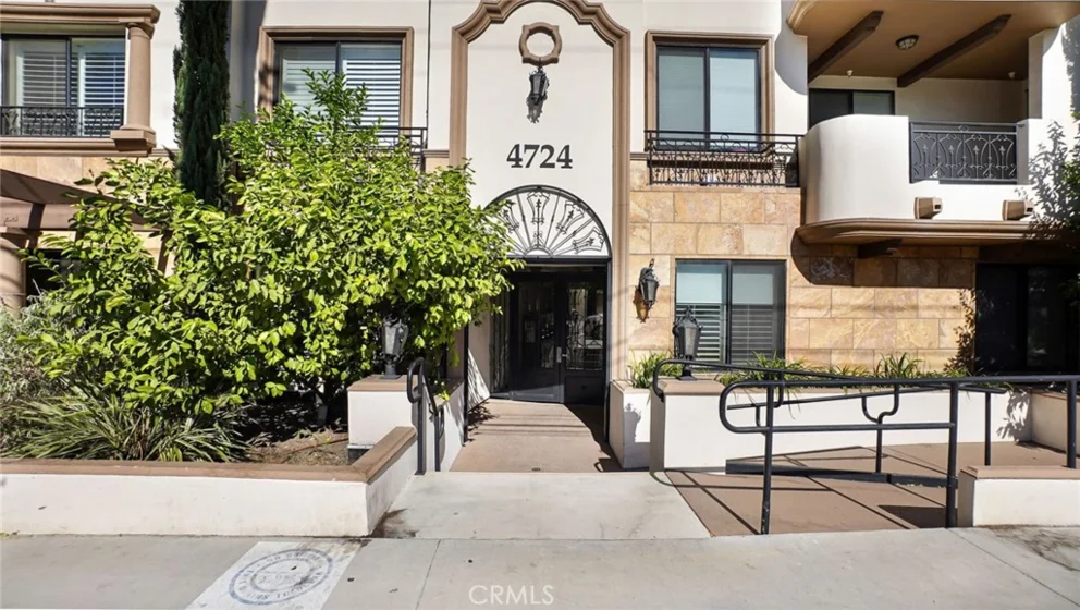 4724 Kester Avenue #110 photo 1