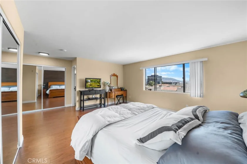 554 E San Jose #203 photo 14