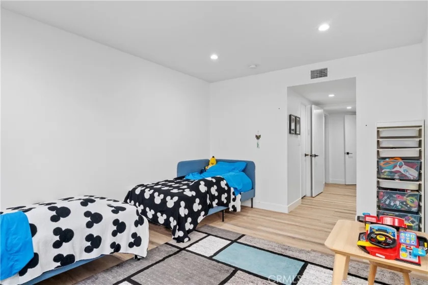 5325 Lindley Avenue #106 photo 14