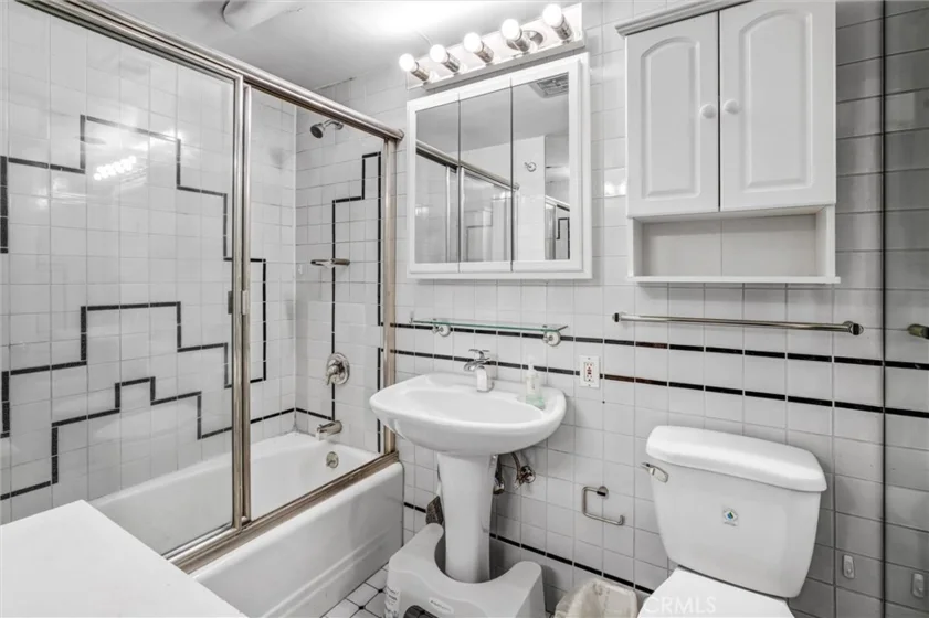 969 Hilgard Avenue #706 photo 8