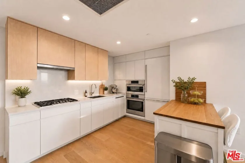 877 Francisco Street #1716 photo 6