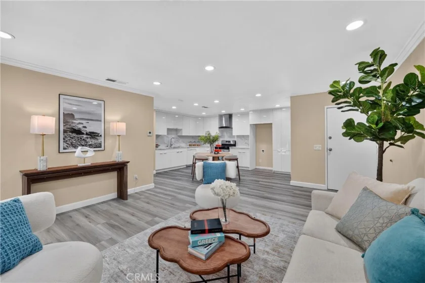 13930 Parkway photo 1