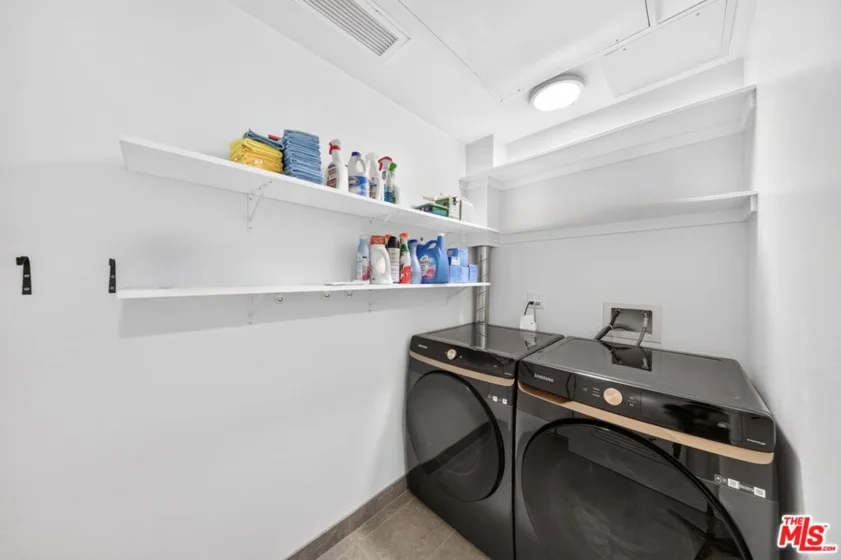 820 S Wilton Place #201 photo 16
