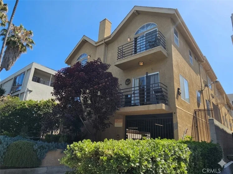 1416 N Vista photo 2