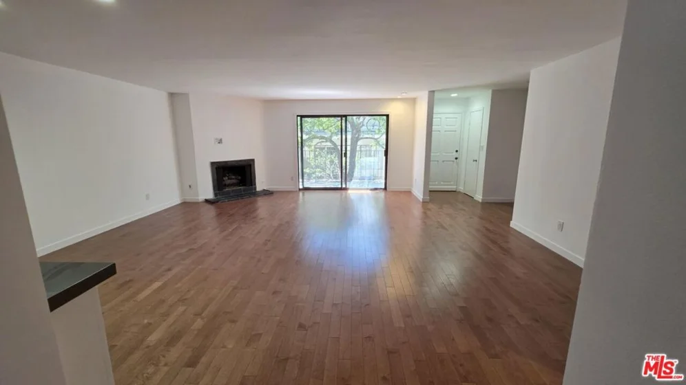 1018 6th Street #C photo 5