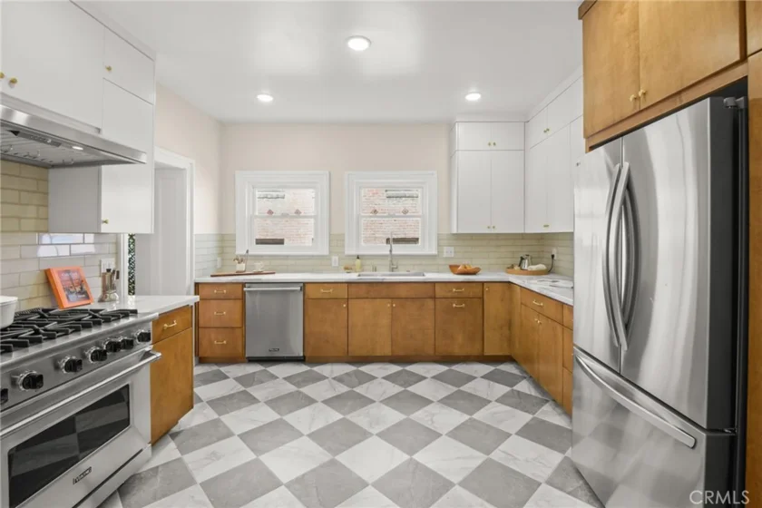 326 S Kingsley photo 10
