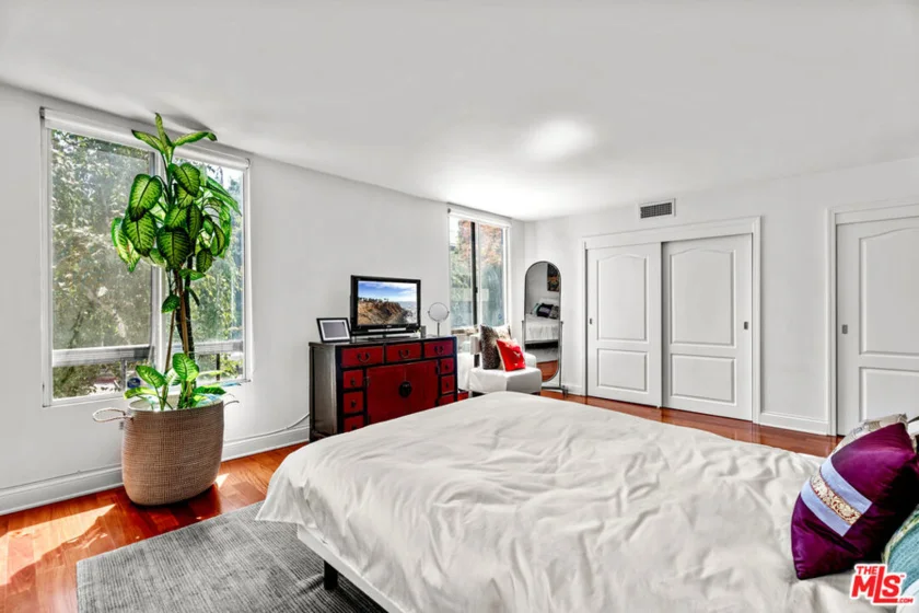 851 N Kings Road #102 photo 15