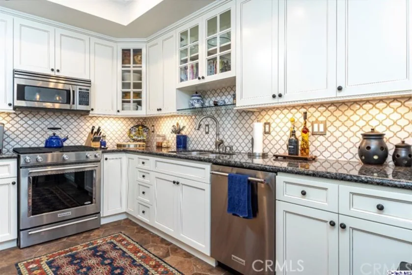 1734 N Verdugo Road #10 photo 1