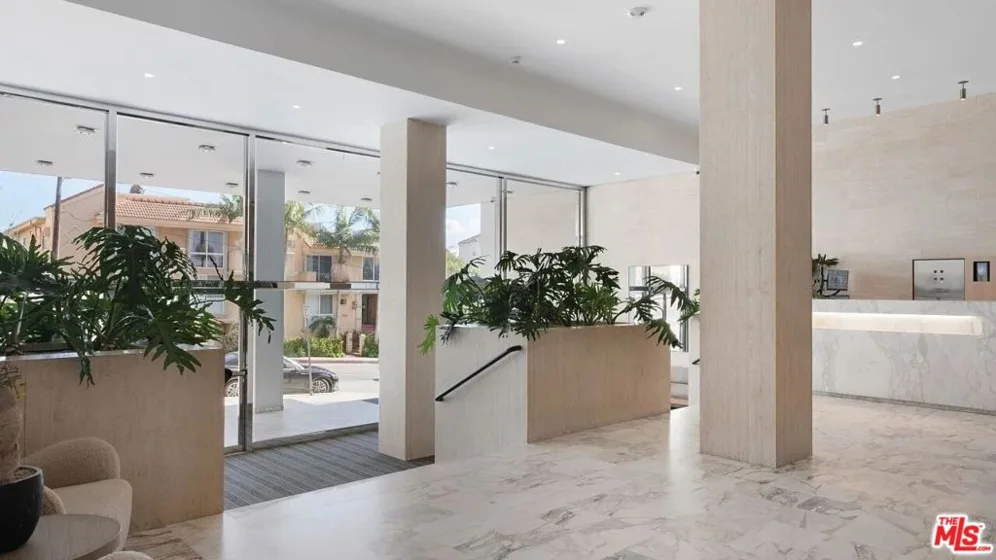 999 N Doheny Drive #601 photo 22