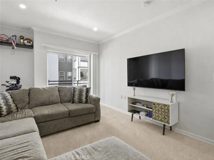 838 Pine #215 photo 3