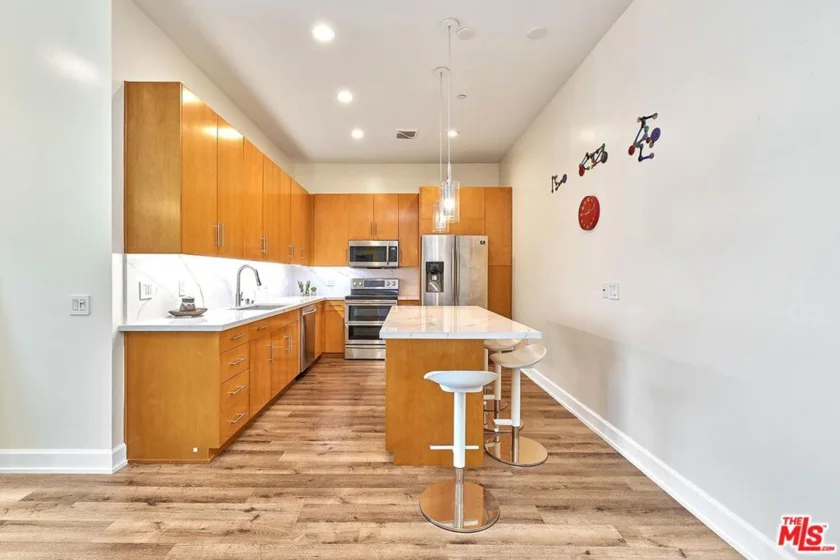 3223 W 6th Street #1005 photo 35