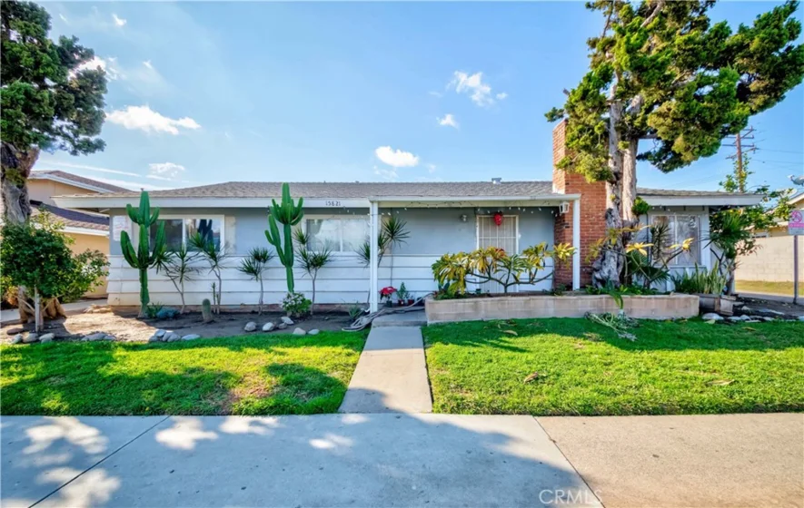 15821 S Myrtle photo 1