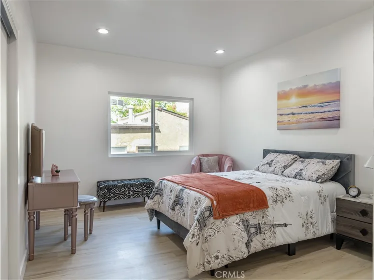 1944 Glendon Avenue #209 photo 29