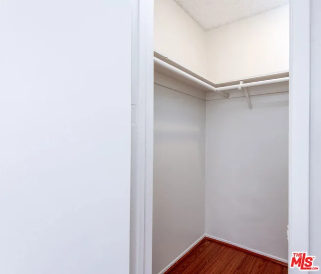 6050 Canterbury Drive #E214 photo 8