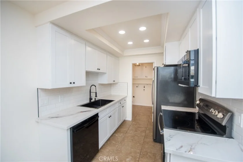 811 Pillar Point Way photo 6