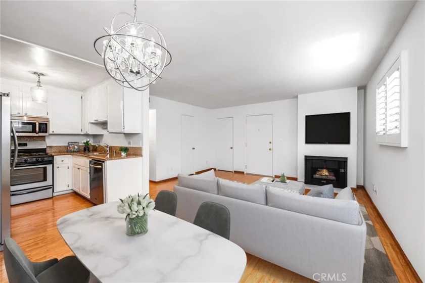4000 W Victory Boulevard #204 photo 1