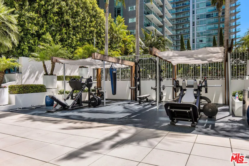 13700 Marina Pointe Drive #1016 photo 30