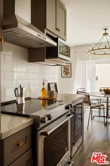 11820 Mayfield Avenue #105 photo 26